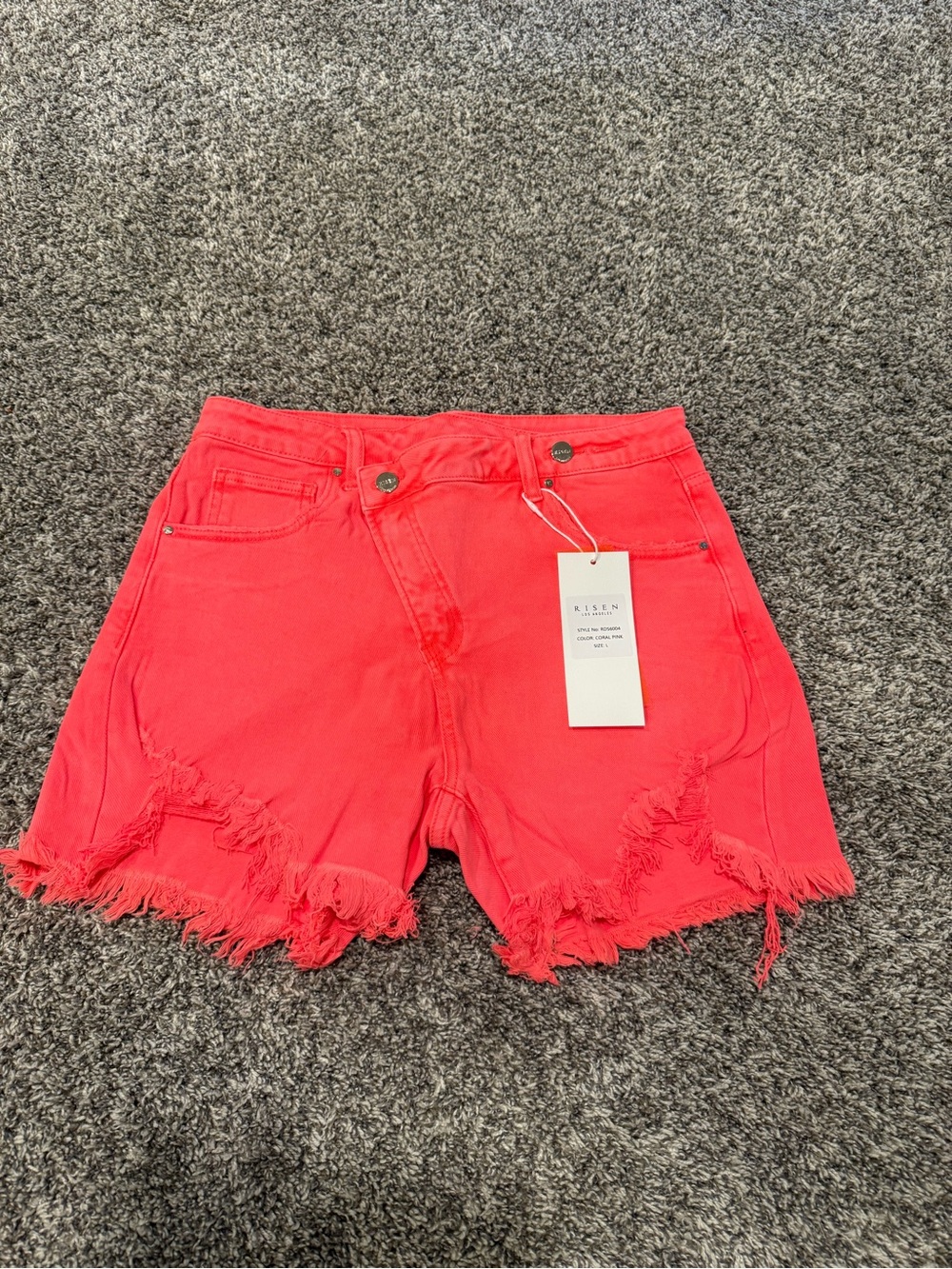 NWT Risen Jeans Coral Pink Distressed Frayed Hem Denim Shorts Women’s Size L